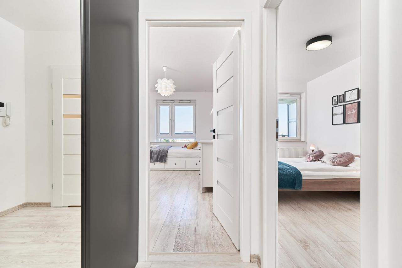 Exclusive Apartments Teczowa With Underground Parking By Noclegi Renters Wrocław Extérieur photo