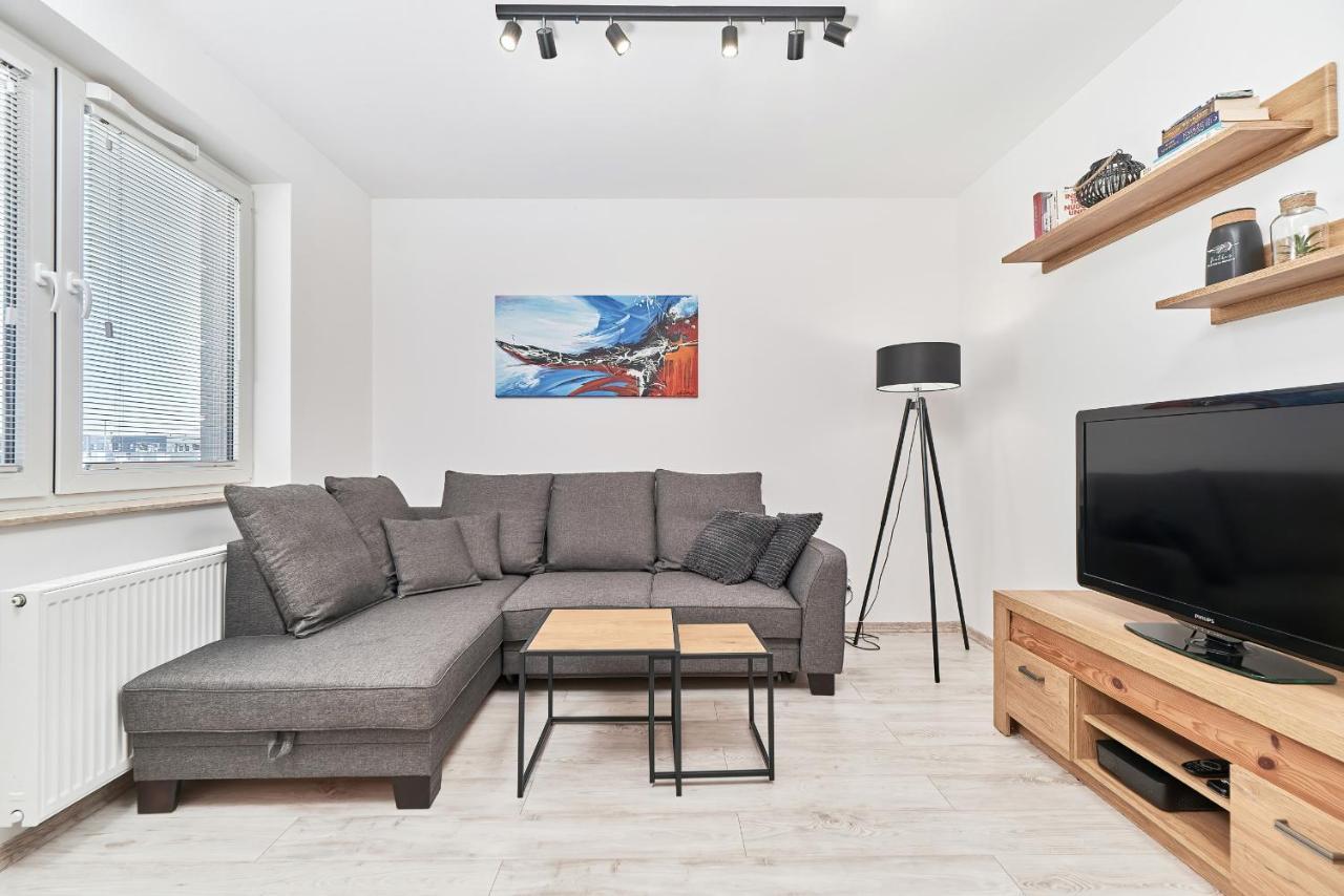 Exclusive Apartments Teczowa With Underground Parking By Noclegi Renters Wrocław Extérieur photo