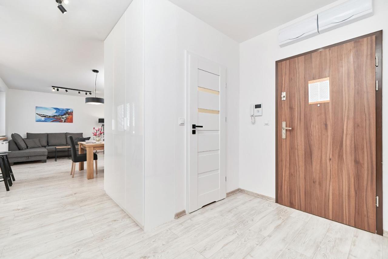 Exclusive Apartments Teczowa With Underground Parking By Noclegi Renters Wrocław Extérieur photo