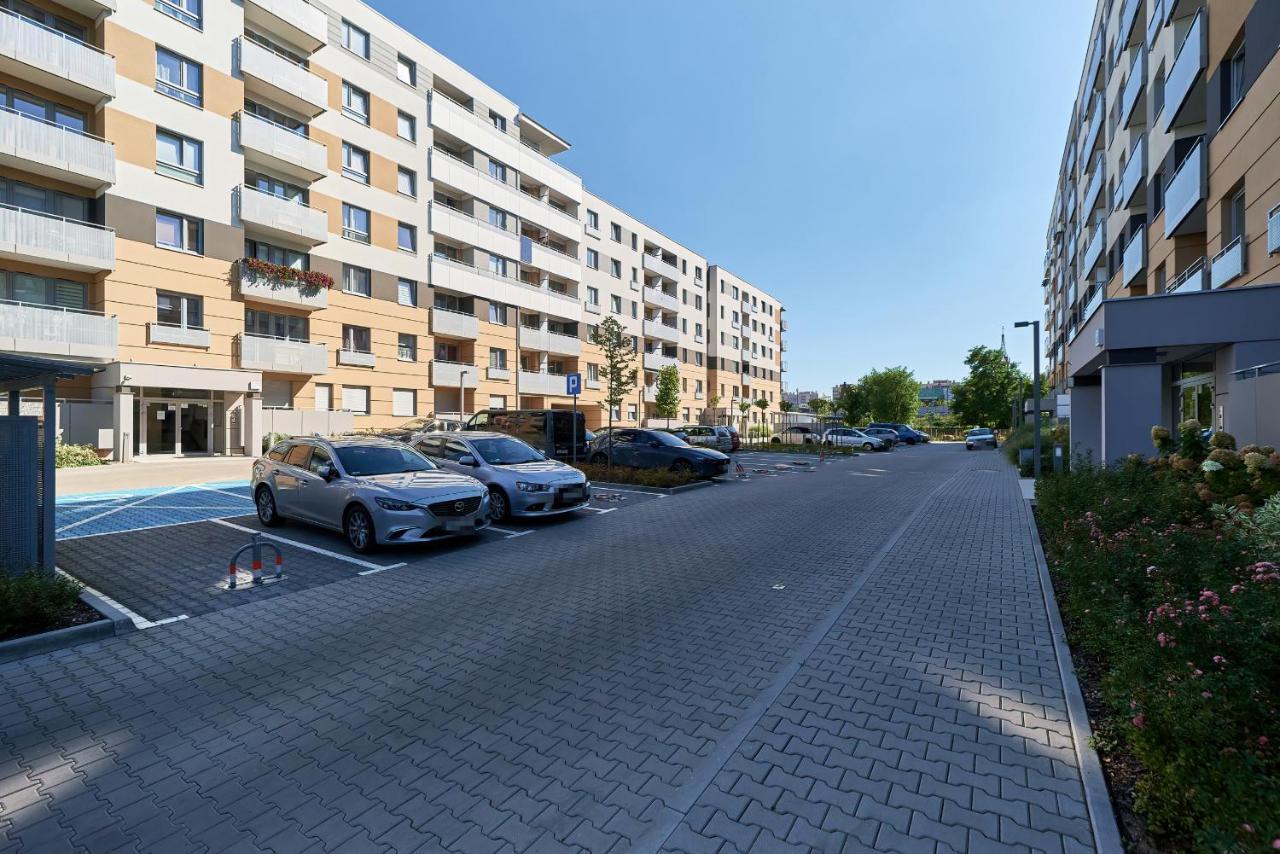 Exclusive Apartments Teczowa With Underground Parking By Noclegi Renters Wrocław Extérieur photo