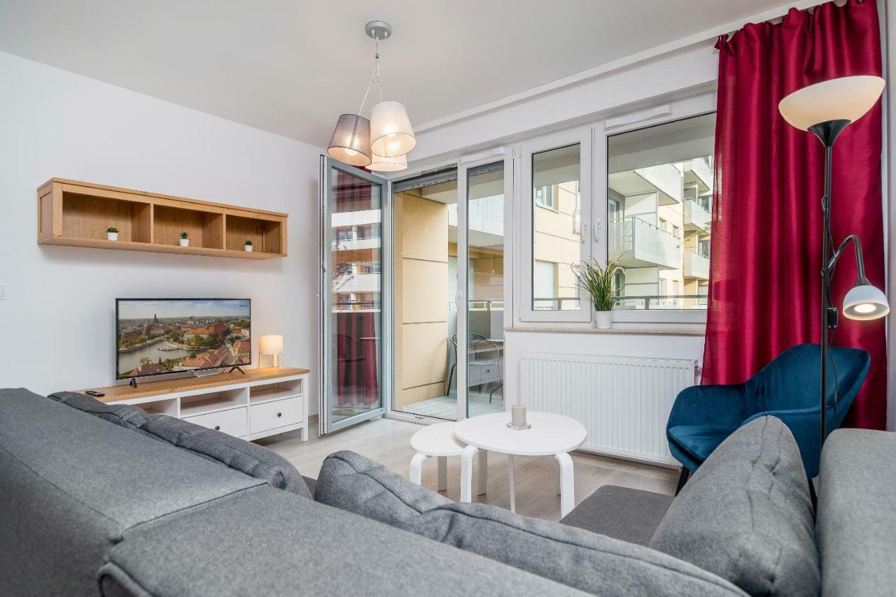 Exclusive Apartments Teczowa With Underground Parking By Noclegi Renters Wrocław Extérieur photo