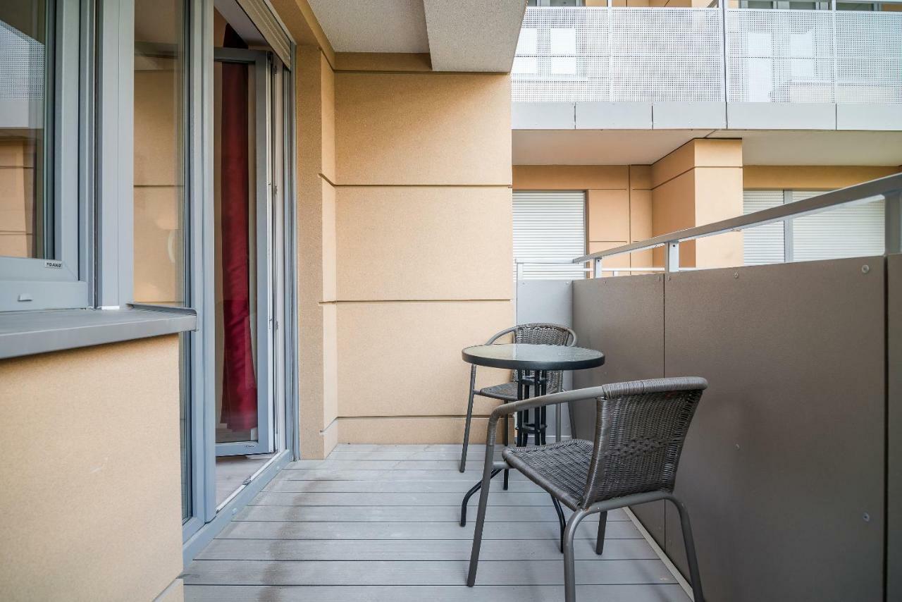 Exclusive Apartments Teczowa With Underground Parking By Noclegi Renters Wrocław Extérieur photo