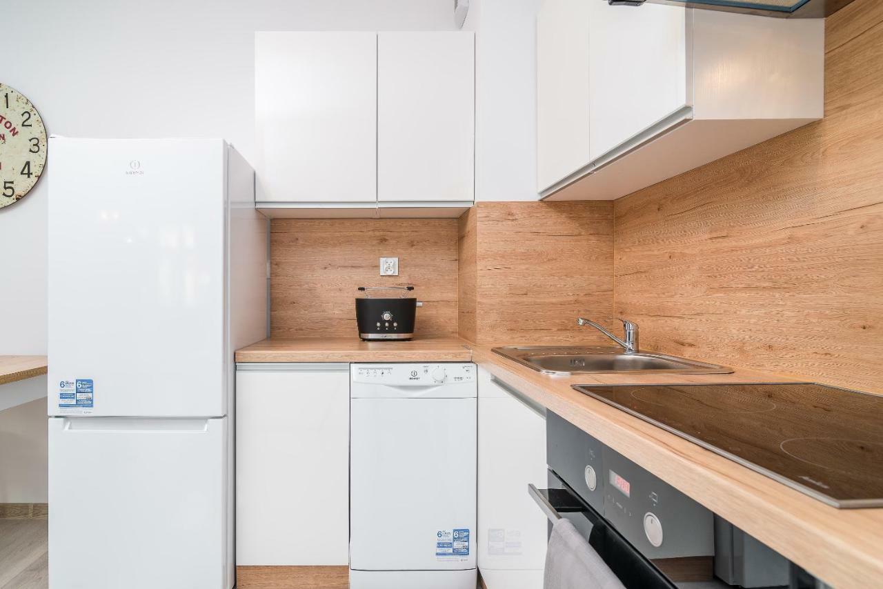 Exclusive Apartments Teczowa With Underground Parking By Noclegi Renters Wrocław Extérieur photo
