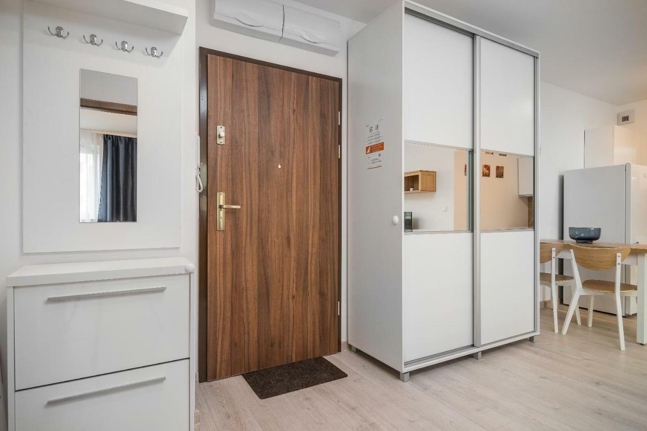 Exclusive Apartments Teczowa With Underground Parking By Noclegi Renters Wrocław Extérieur photo