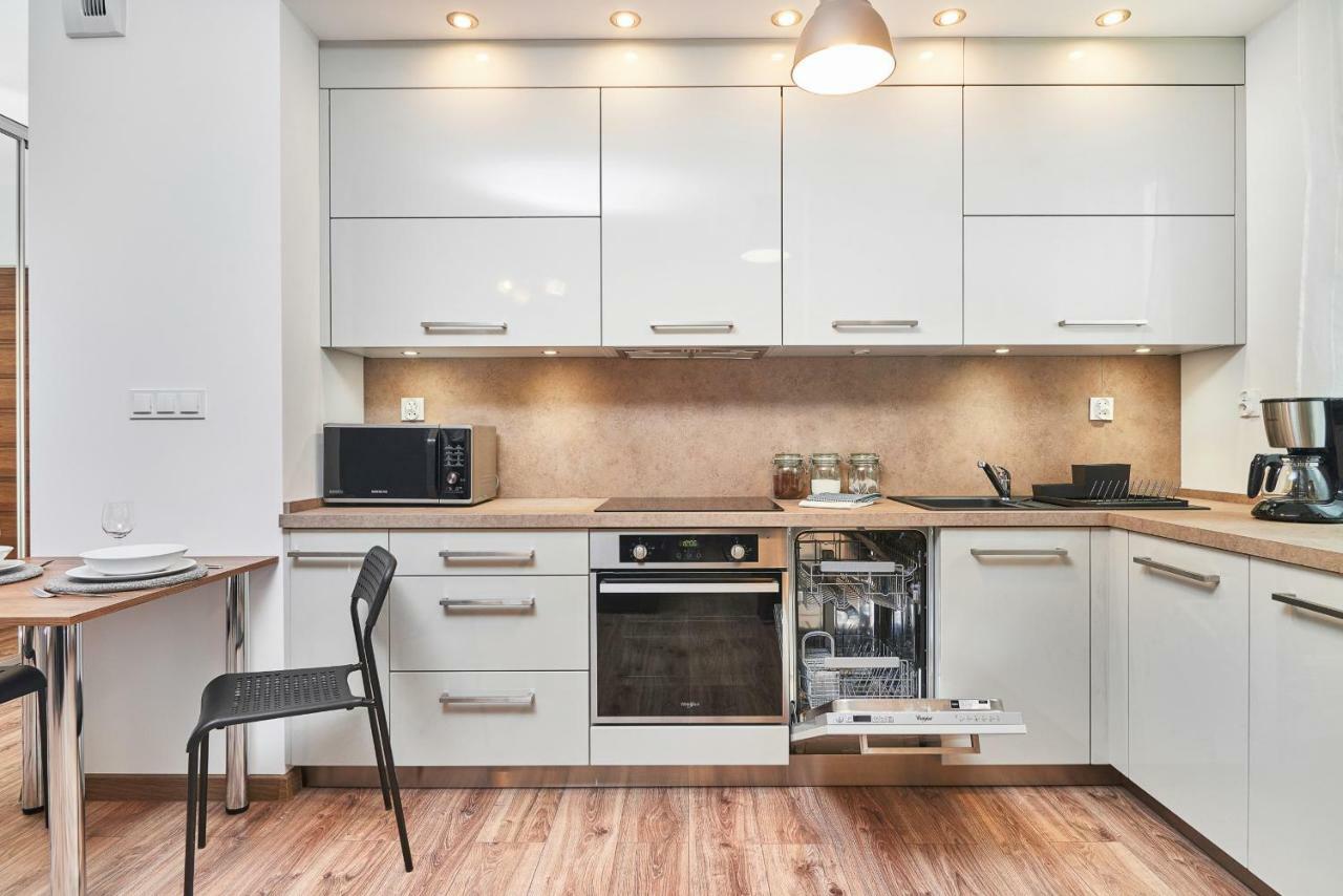 Exclusive Apartments Teczowa With Underground Parking By Noclegi Renters Wrocław Extérieur photo