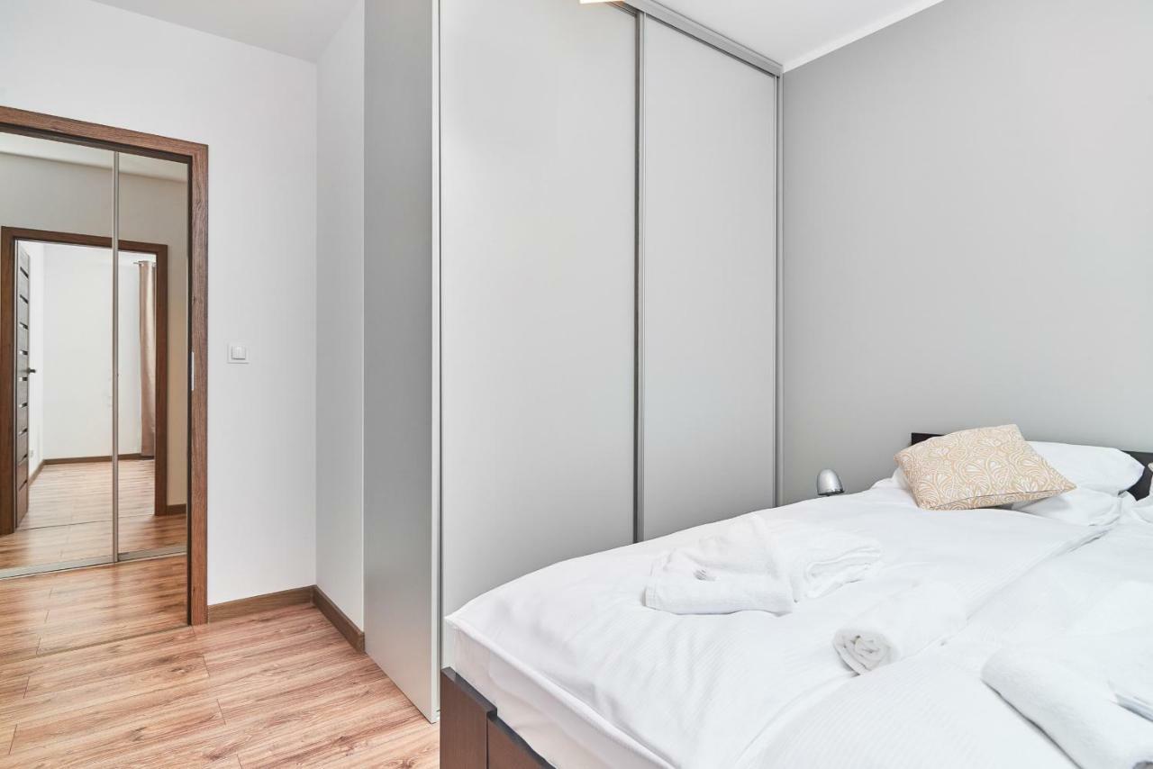 Exclusive Apartments Teczowa With Underground Parking By Noclegi Renters Wrocław Extérieur photo